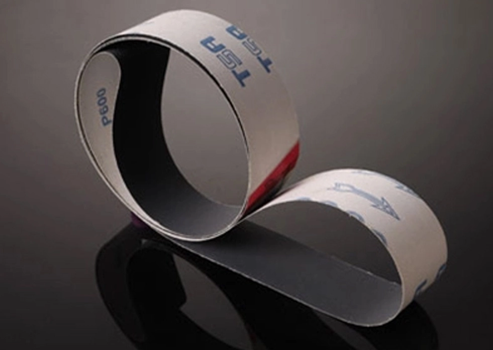 Какие факторы следует учитывать при выборе подходящего размера зерна для абразивной ткани из карбида кремния?